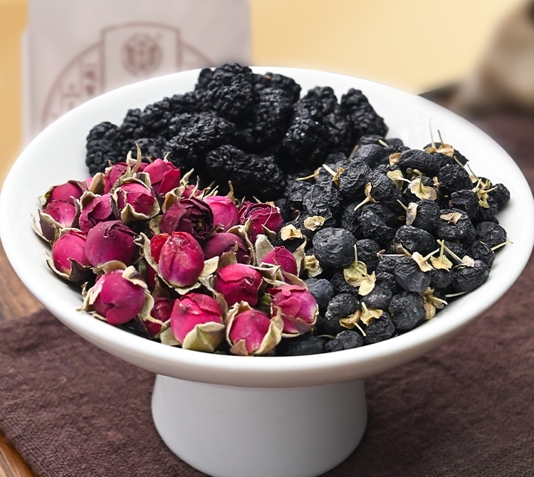 桑葚干可以和玫瑰花一起泡水吗?桑葚干和玫瑰花泡水喝的功效与作用